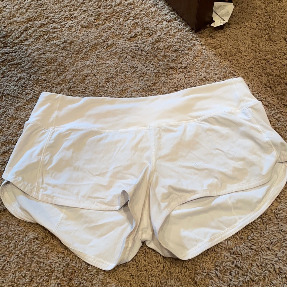 Lulu lemon speed up shorts 2’5”
